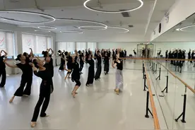 阿姨爷叔都爱上的舞蹈老年大学→图片