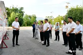 贺州市人大常委会主任、党组书记陆海平到昭平县调研县乡人大工作图片