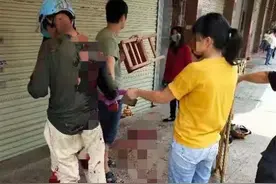 家庭琐事引发矛盾，广东一女子当街用菜刀砍伤丈夫图片