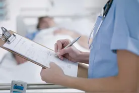 长沙一女子盆腹腔内全是巧克力样液体，只因排便太用力致卵巢囊肿破裂图片
