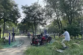 扬州解封了，但距离“白天皮包水晚上水包皮”还远图片