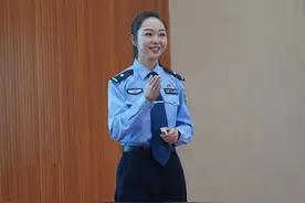 从警路上，谢谢你！致敬警营里的教师图片