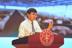 张文宏：科技、文明与体制，支撑着医生“迎战”传染病图片
