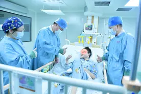 4岁患儿肾脏移植到13岁男孩身体，湖南省儿童医院开展首例肾脏移植手术图片