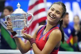 英国华裔少女艾玛夺得大满贯 用东北腔感谢中国球迷 Emma Raducanu: British 18-year-old makes tennis history with US Open final win图片