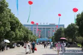超暖开学！湖大知行学院暖心迎新生图片
