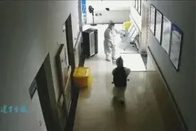 揪心！4岁儿童穿防护服独自做CT？后续曝光……图片