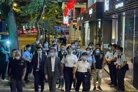黑帮火拼竟飞车闯警署！港警“一哥”震怒，带队扫黑4天抓近300人图片