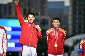全运会-现代五项男子个人赛：罗帅获得冠军图片
