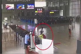 贵港一女子火车站强闯检票口，被警方行政拘留5天图片