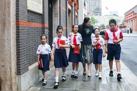 “时代楷模”吴蓉瑾：每天工作15小时的“铁人校长”，孩子最爱的“云朵妈妈”图片