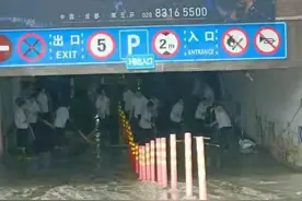 云求助 | 小区污水倒灌疑似人为恶意堵塞排污管道 警方将肇事者带走调查图片