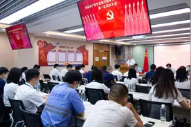 机队规模达到56架，开通航线180条，为支线航空发展提供坚实保障，华夏航空成立党组织图片