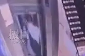 深圳一小区上演电梯惊魂：人还没出去，开着门的轿厢突然上升图片