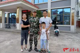 龙文：四代从军 红色传承图片