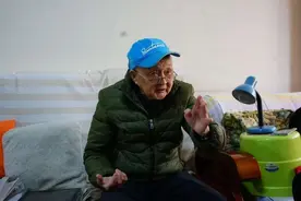 战火纷飞中，他在西南联大投笔从戎，74年矢志不移跟党走图片