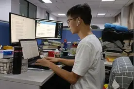 彻底炸锅了！华为新“天才少年”出炉：武大94年博士生入选！任正非最新发声图片