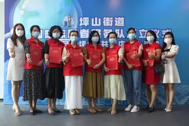 志愿者队伍有了“洋面孔”，坪山街道成立全区首支国际志愿者服务队图片