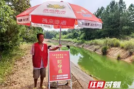 湖南耒阳：“独臂侠”龙光胜单手撑起防溺水安全“金钟罩”图片