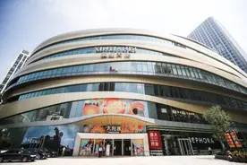 虹口“太阳宫”今日开业，5500平方米采光天幕上海第一，室内绿化堪称一绝图片