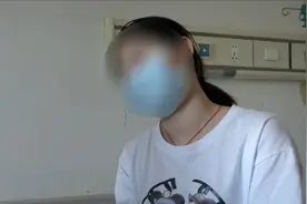 连续两天熬夜追剧，女子一觉醒来脖子歪了图片