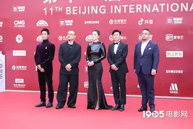 巩俐携陈坤、张颂文等人亮相北影节开幕式红毯图片