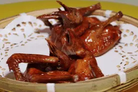 吃完吮手指！披荆斩棘的鸽鸽，来历不简单图片