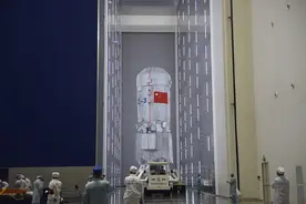 快递已到请签收！中国式“太空之吻”迎来10周年图片