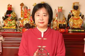 台湾艺人龙劭华去世，通灵师借机吹捧：他的鬼魂感谢蔡英文图片