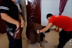 七旬老人见到失散36年的儿子跪地哭泣：自责了大半辈子视频封面