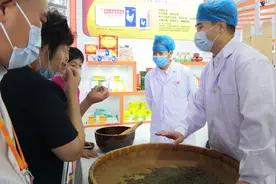 同仁堂：将技艺毫无保留传给年轻人图片