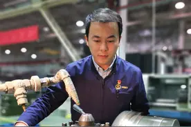 “火箭心脏钻刻师”何小虎：不断挑战极限图片