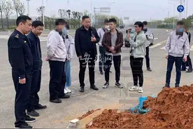 随意倾倒污泥 合肥市一企业被罚10万元图片