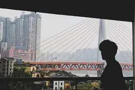 雾都重庆，半城烟火半城山图片