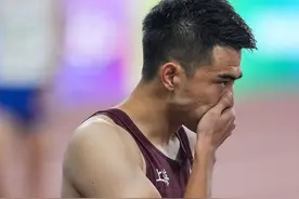 田径——男子110米栏决赛赛况图片