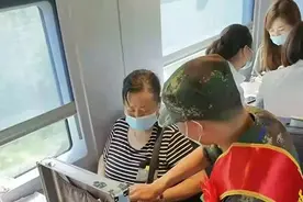 这个新兵还没入营，就干了件大好事儿图片