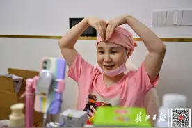 32岁湖北抗癌姑娘的这个决定，让母亲心疼得哭了一个星期……图片
