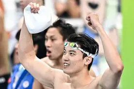 全运会｜游泳——男子4X200米自由泳接力决赛赛况图片
