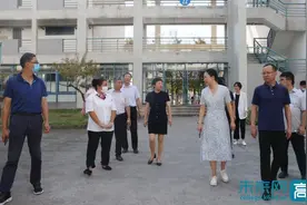 南京邮电大学校长检查新学期开学准备和疫情防控工作图片