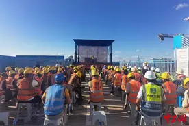 内蒙古自治区建筑建材交通机冶工会送文化到基层图片