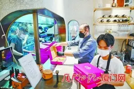 在厦外籍人士主动加入志愿服务，献爱心助力抗疫图片