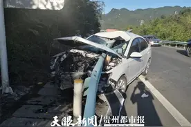 高速上出车祸，10米护栏刺穿别克车，贵州母女死里逃生图片