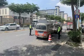 大数据精准分析，铁骑现场“狙击”隐患车图片