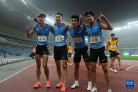 全运会-田径男子4x200米接力决赛：山东队获得冠军图片