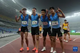 全运会-田径男子4x200米接力决赛：山东队获得冠军图片