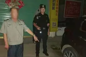 事发阜阳一小区，保安被抓图片