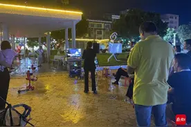 中国女子泰国产后被丈夫杀害案背后：失独老人摆歌摊养育外孙图片