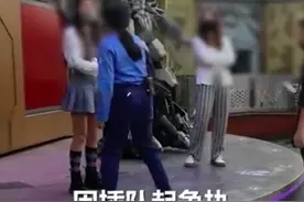 北京环球影城两女子因插队起争执，威震天劝架无果放弃演出图片