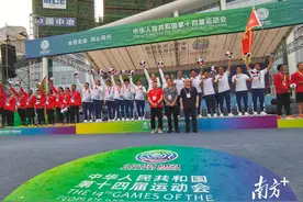 南海九江龙舟健儿助广东龙舟队夺全运会6金图片