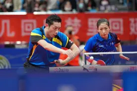 来之不易的金牌！许昕/刘诗雯获得全运会混双冠军图片